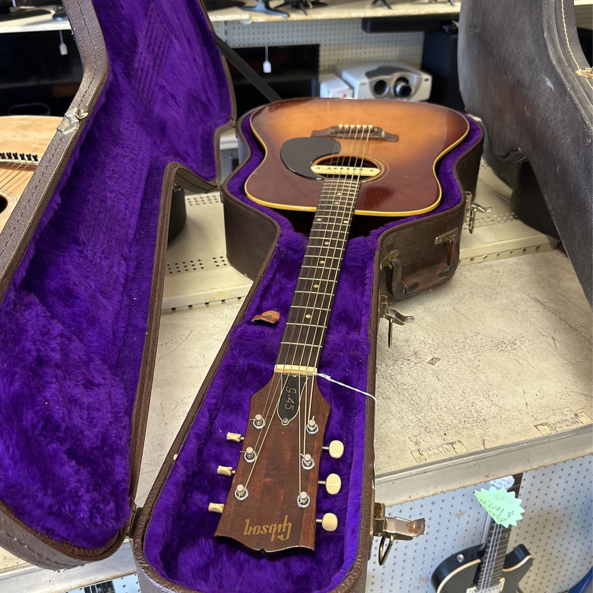 Gibson Guitar