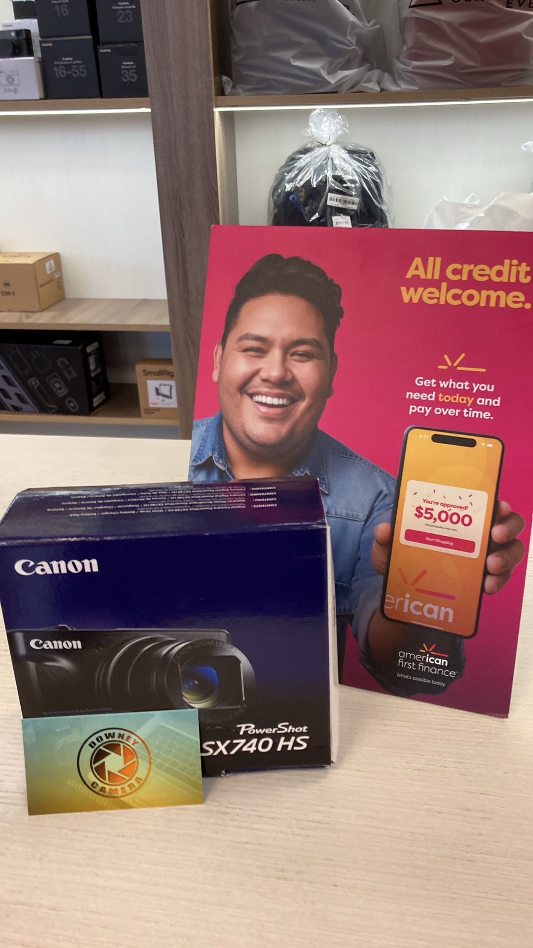 Canon SX740 HS (located in Downey Ca)