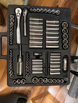 Craftsman Socket Set with Ratchet