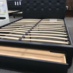 Queen Size Black Tuftted Bed With Ortho Mattress And Drawer 