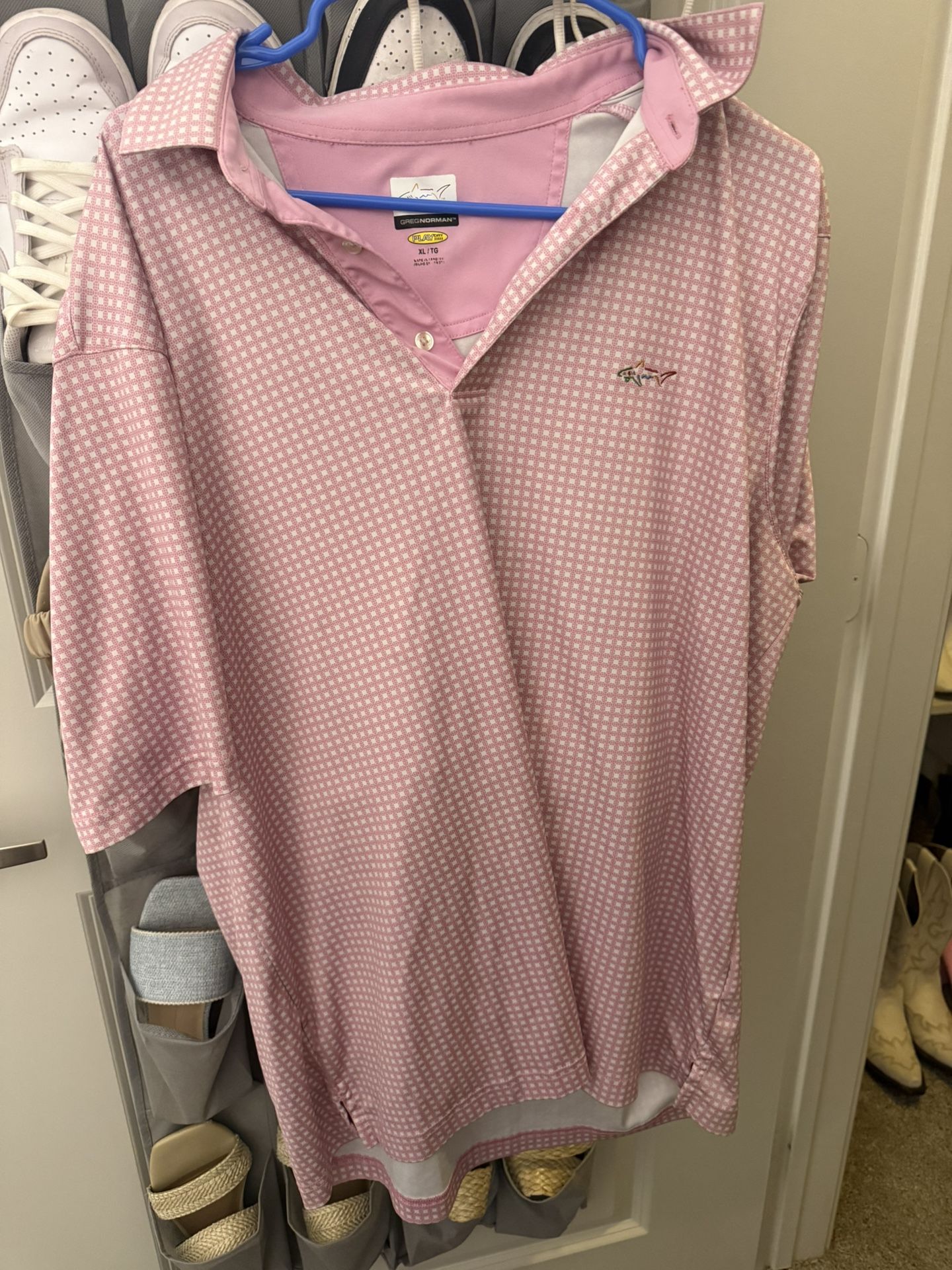 Pink fishing / golfing polo