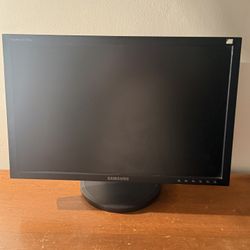 Samsung Computer Black Monitor 22' Synch Master Monitor Model 205BW