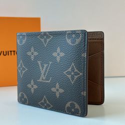 Louis Vuitton Men’s Wallet Monogram 