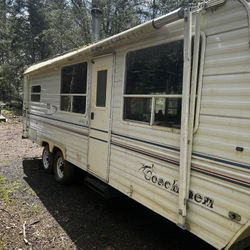 2005 24’ Coachmen 