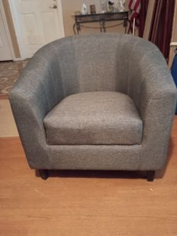 Barrel chair