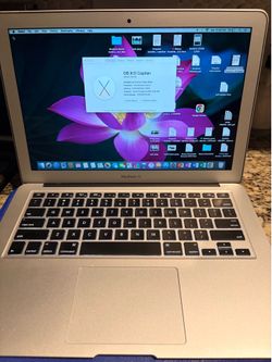 Apple - MacBook Air® - 13.3" Display - Intel Core i5 - 8GB Memory - 128GB Flash Storage - Silver