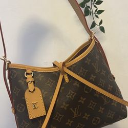 Louis Vuitton Carryall PM 
