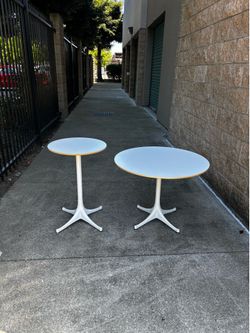 ⚪️Herman Miller Nelson pedestal Tables⚪️