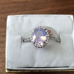 Stunning Yet Simple Women’s Ring