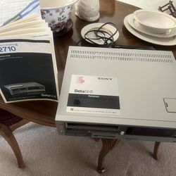 SL-2710 Betamax Player. Good Condition. 100$