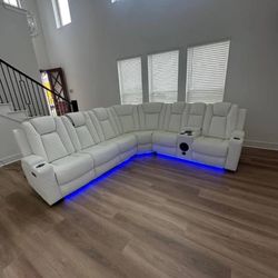 Modern Sectional, Reclining, Electric >NEW< Financing Available Down $53. Ask for Price 