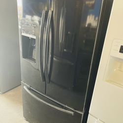 Black Samsung French Door fridge