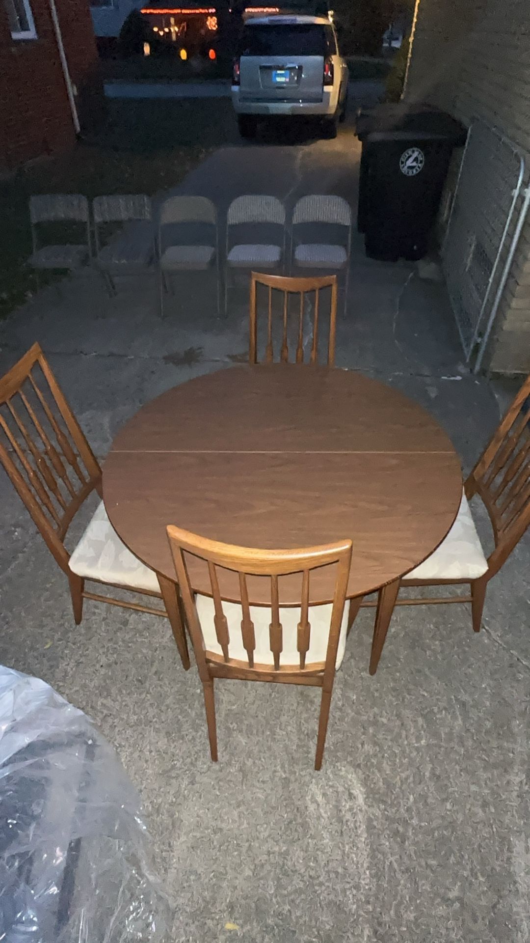 Heavy Duty Wood Table and Chairs With An additional 2 Extensions To Insert To extend In Size 