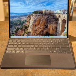 ✨ Microsoft Surface Pro 9 – i7 | 16 GB RAM | 256 GB SSD – Keyboard & Stylus Included – Excellent Condition ✨