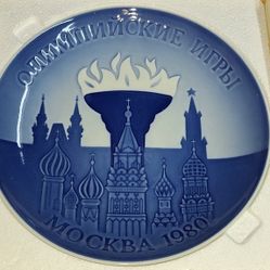 Bing & Grondahl (B & G) Coppenhagen Porcelain 1980 Plate "Summer Olympic Games Mockba Russia " In Original Box G3D028