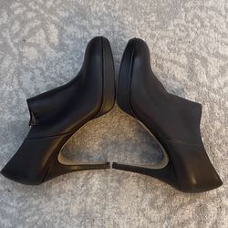 Vince Camuto All Leather Brown Bootie Size 9