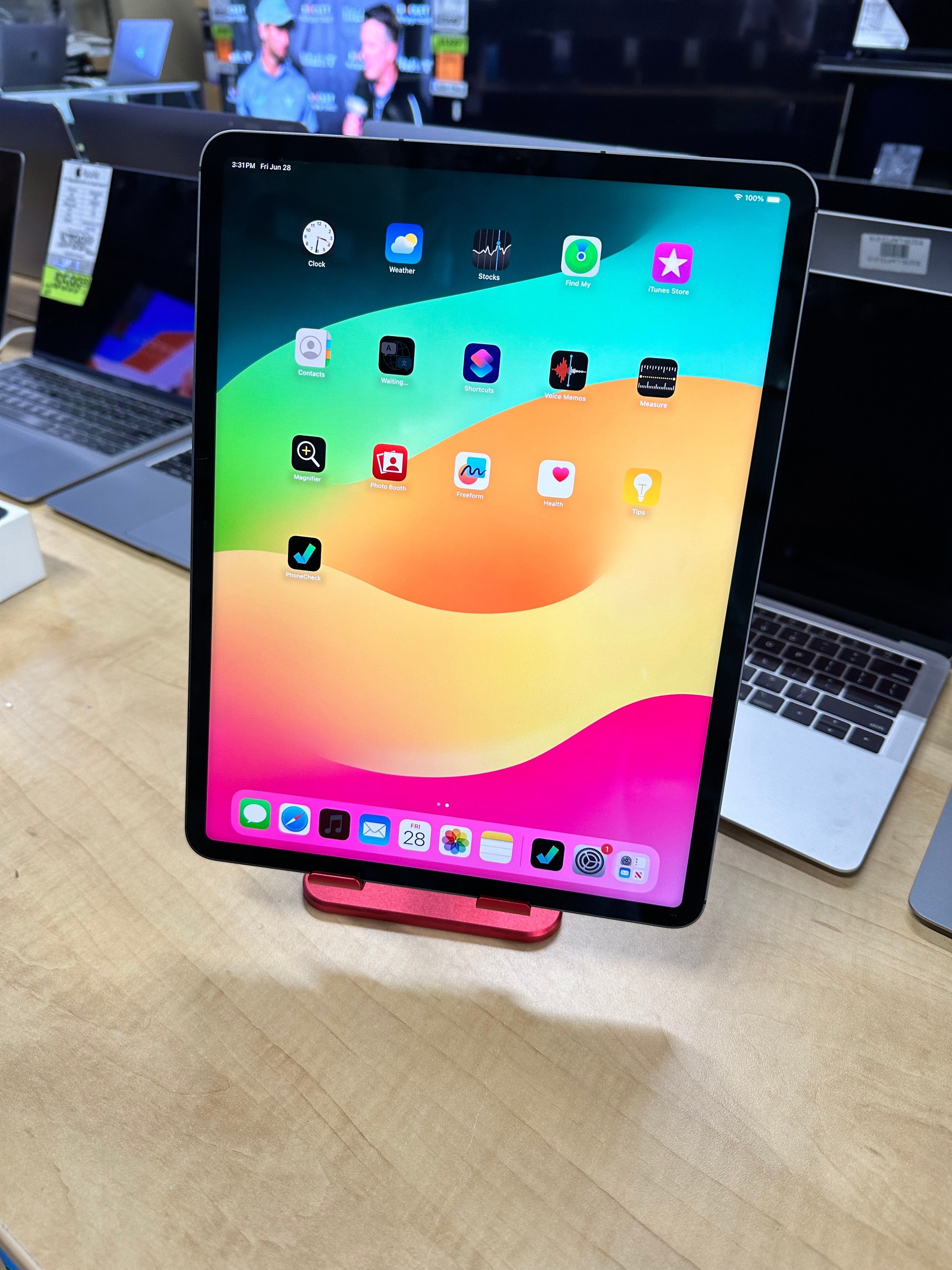 HUGE EARLY BLACK FRIDAY SALE iPad Pro 12.9" (Gen 5) 128GB Unlocked