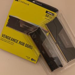 16 GB x 2 DDR5 CORSAIR RAM