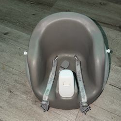 Regalo Baby Booster Seat 