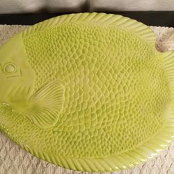 Lime Green Style-Eyes Baum Brothers Embossed Ceramic Fish Collection Platter 15"