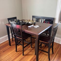 Table And Chairs 