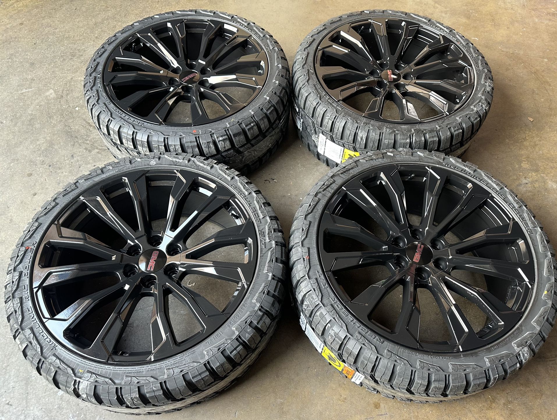 24” FR203 Gloss Black Wheels 33” RT Tires Silverado Yukon Tahoe ...