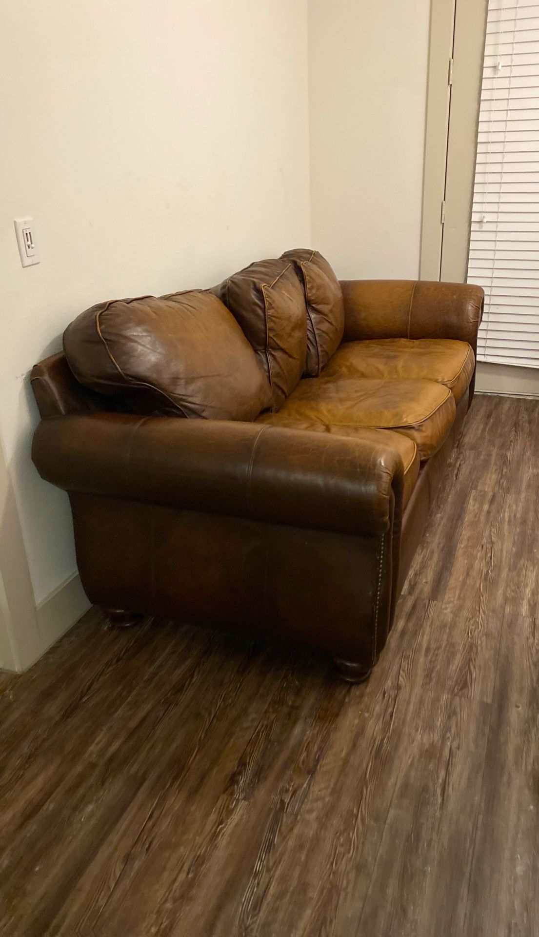 Leather sofa - needs to go today! Make an offer