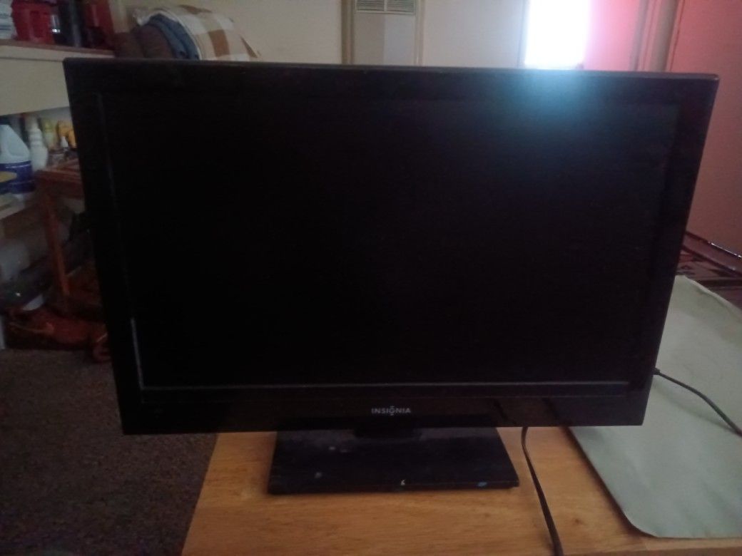 Insignia Flat Screen $40