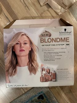Schwarzkopf BlondMe Detoxifying System Kit & professional hair product
