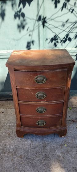 Single Vintage Wood 3-Drawer Night Stand / Side Table (Needs Love)