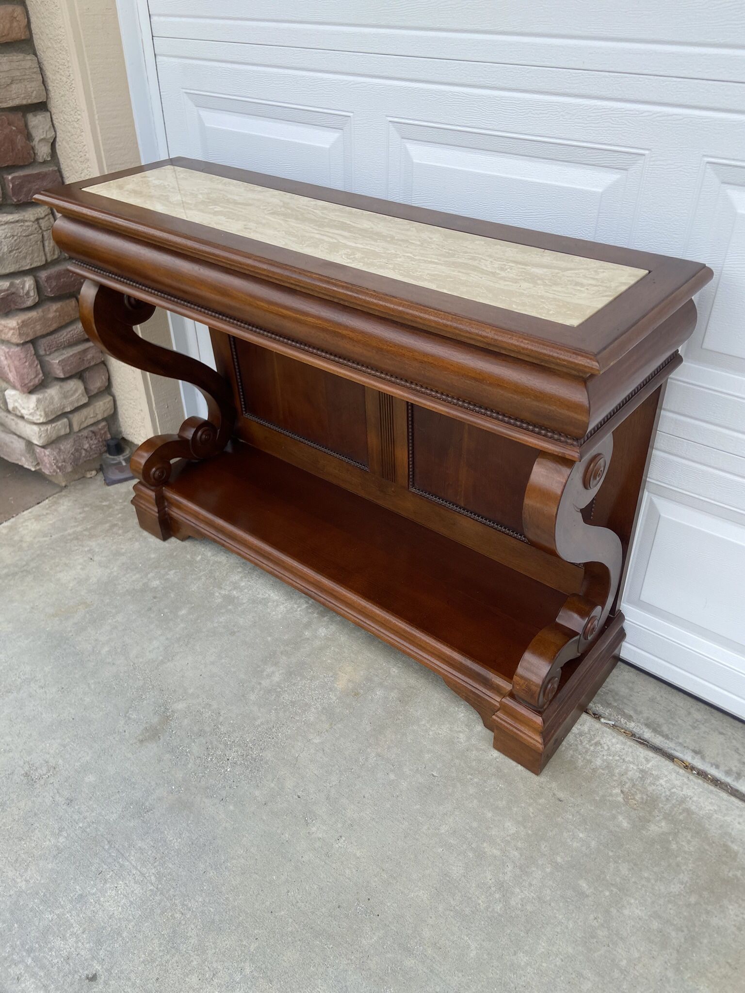 Antique Btable