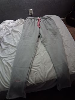 Syna World Sweats