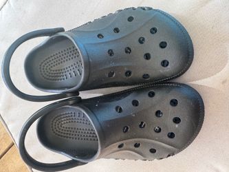 Black crocs W8
