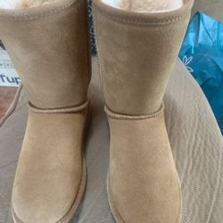 Bear Paw. Size 5/6.  Muy Limpias Y Buena Condición 