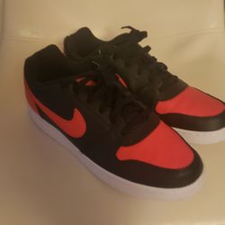 Like New Size 13 NIKE Shoes