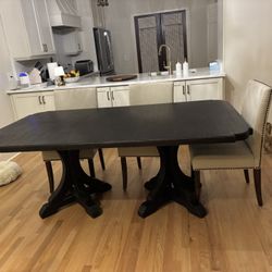 Dining Table - Hooker 