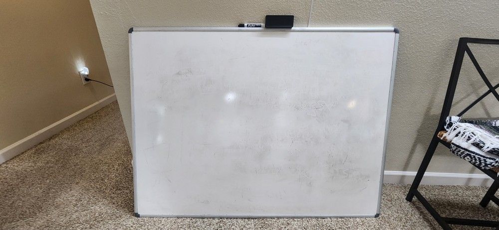 Whiteboard (36x12)