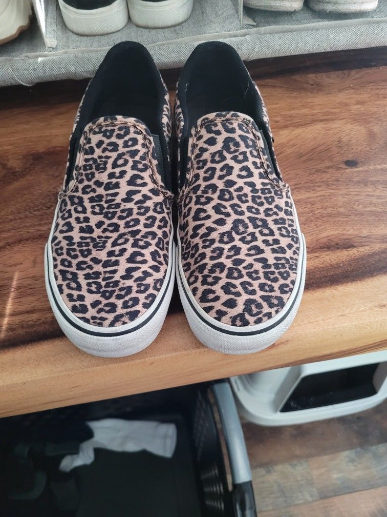 Leopard Vans