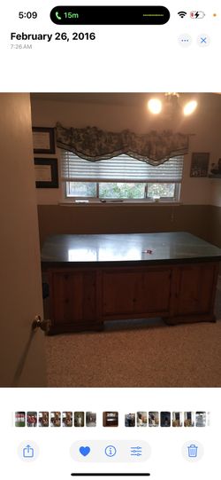 Gorgeous Dark Green Marble Desk