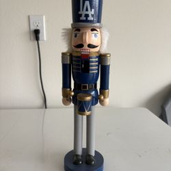 Dodger Nut Cracker 