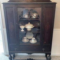 China Cabinet, Buffet And Mirror 