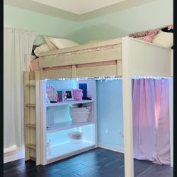 Pottery Barn Loft Bed REDUCED!! $750 FREE Delivery!!