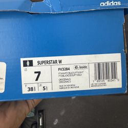 womens size 7 adidas superstar