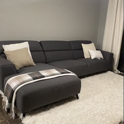 SECTIONAL COUCH HAS TO GO MOVING