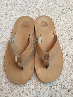 SIZE 13 MENS REEF VOYAGE LE FLIP FLOPS