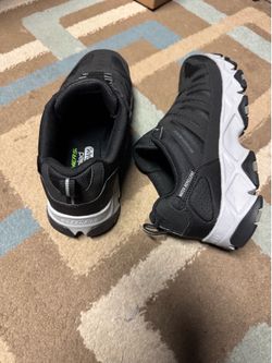 Sketchers Slip on Shoes 8.5 Wide