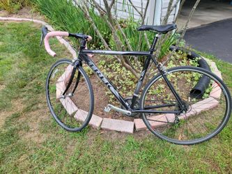 Trek 1000 54cm Road Bike