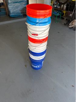 10 /5 gallon buckets
