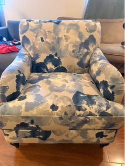 Modern Blue & White Abstract Accent Chair – Comfortable Armchair