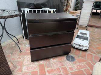 Free IKEA 3 drawer Kullen dresser